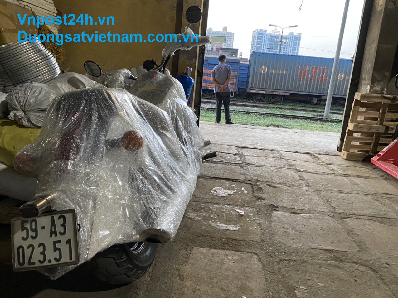 Bảng giá cước gửi hàng từ Hà Nội đi Hồ Chí Minh (Sài Gòn) chỉ 1.100đ/kg